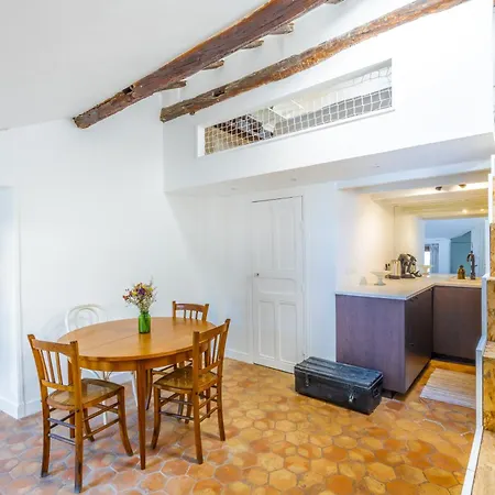 Apartment Proche Chateau Calme & Familiale